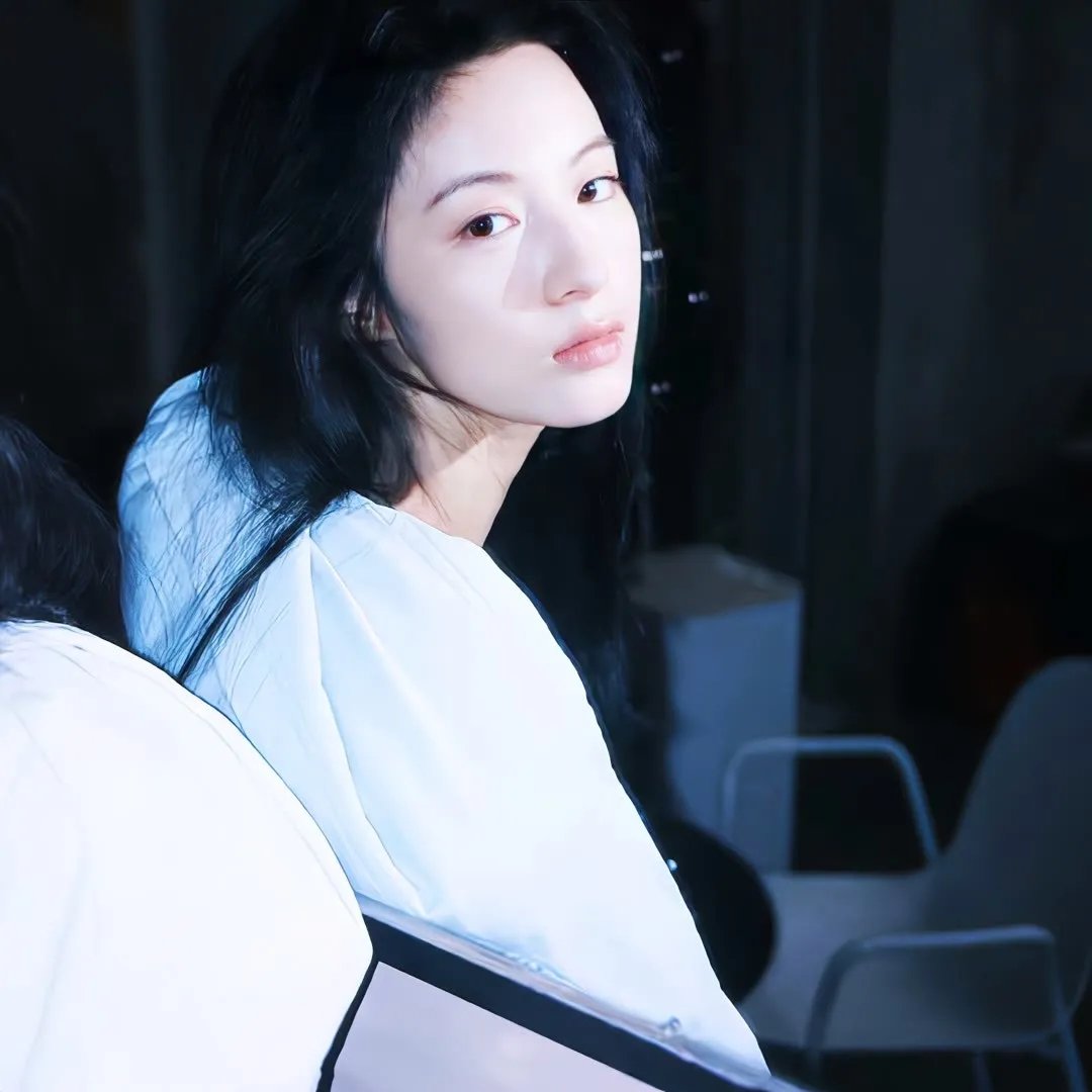 炮灰女配不内耗反派老公往上靠